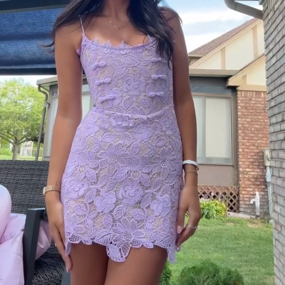 Chic Lilac Lace Mini Dress